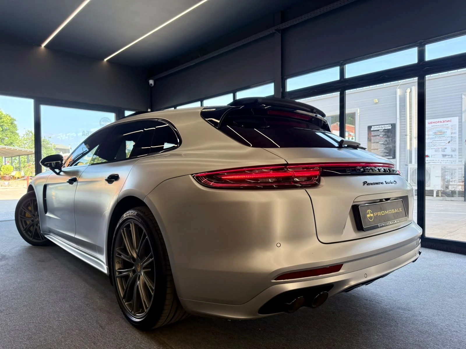 Porsche Panamera Turbo* Carbon* SportChrono* Burmester* ЛИЗИНГ, снимка 4 - Автомобили и джипове - 55302585
