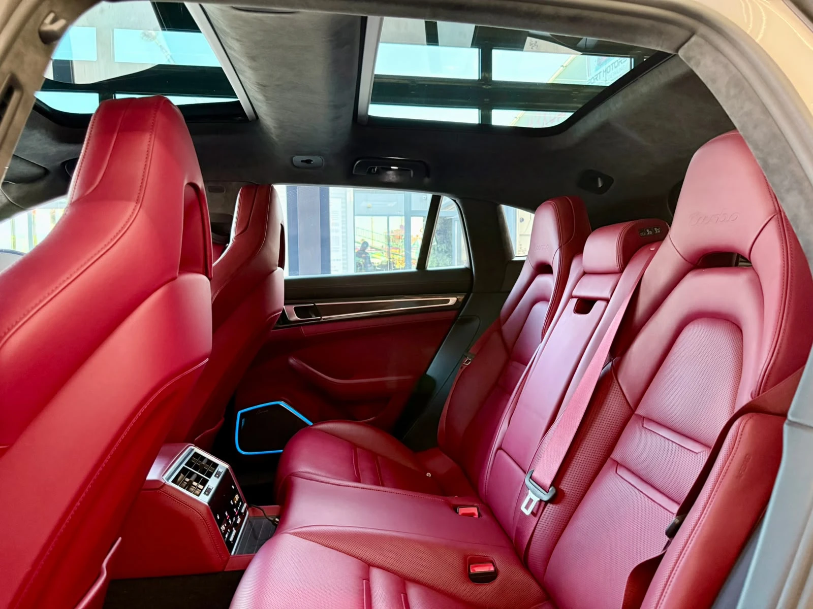 Porsche Panamera Turbo* Carbon* SportChrono* Burmester* ЛИЗИНГ, снимка 15 - Автомобили и джипове - 55302585