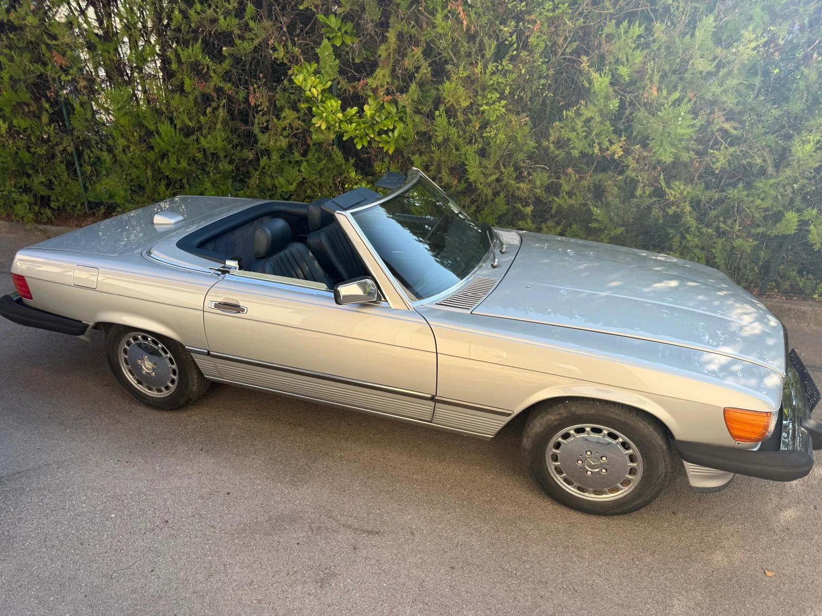 Mercedes-Benz SL 560 SL, снимка 10 - Автомобили и джипове - 55320308