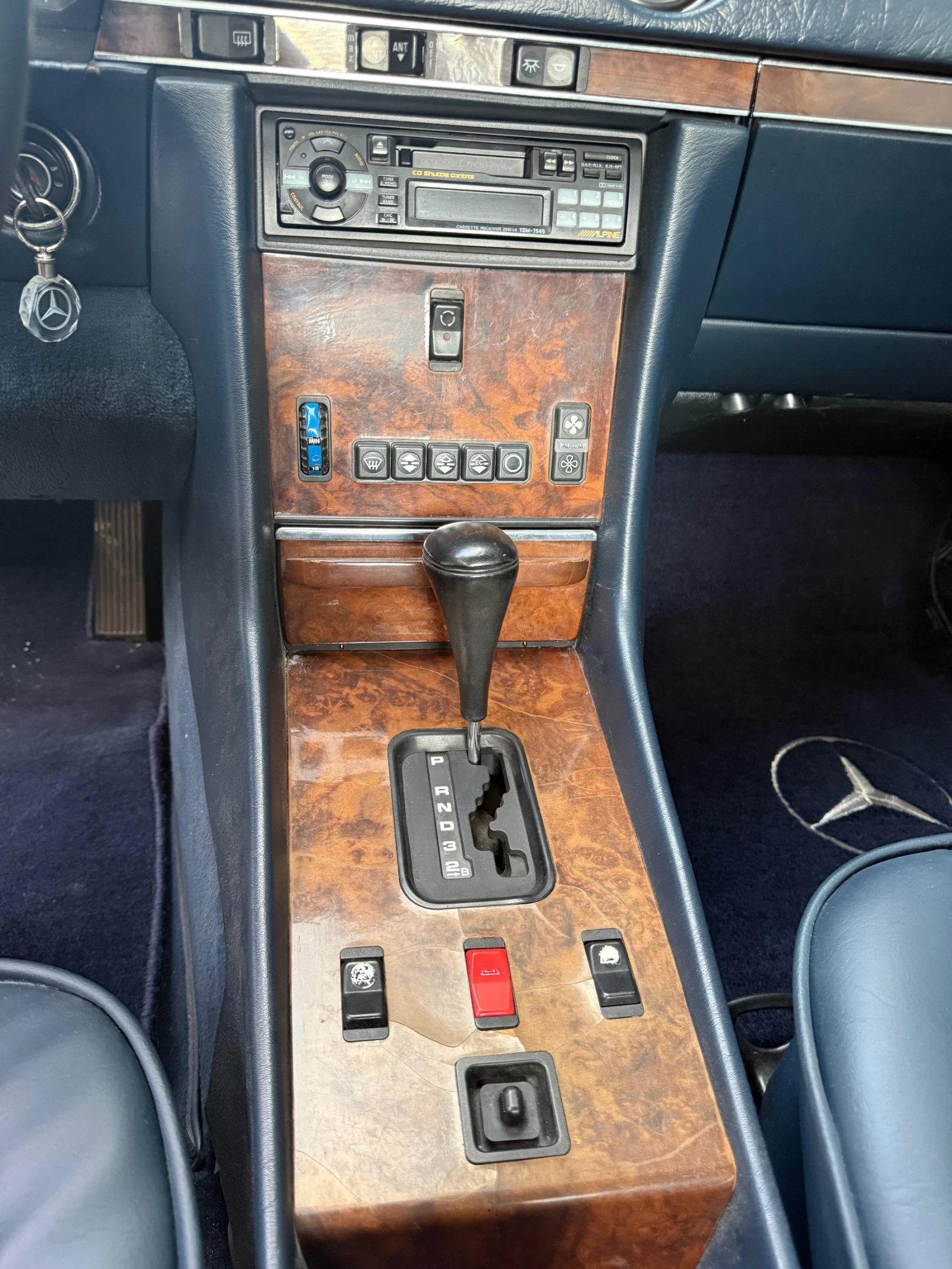 Mercedes-Benz SL 560 SL, снимка 7 - Автомобили и джипове - 55320308