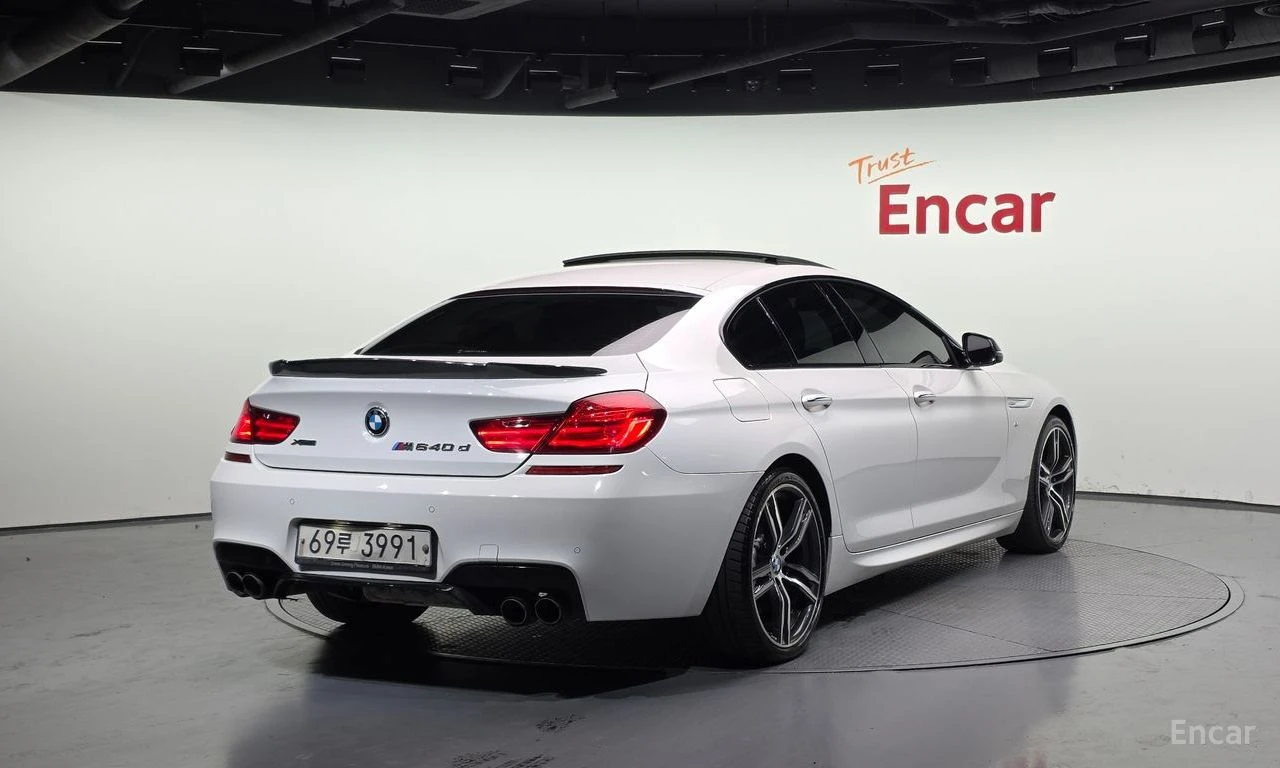 BMW 640 * ФИКСИРАНА ЦЕНА ДО БЪЛГАРИЯ * АВТОКРЕДИТ, снимка 3 - Автомобили и джипове - 55452379