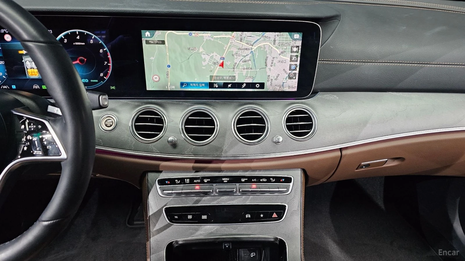 Mercedes-Benz E 350 4MATIC* HUD* КОЖА* ОБДУХВ* НАВИ* ПАНО, снимка 16 - Автомобили и джипове - 55479579