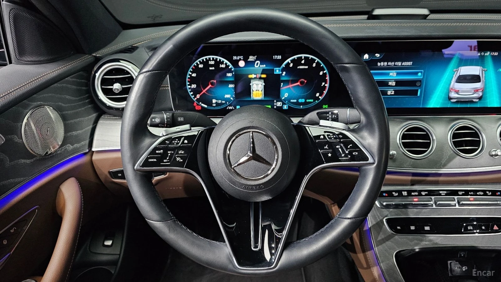 Mercedes-Benz E 350 4MATIC* HUD* КОЖА* ОБДУХВ* НАВИ* ПАНО, снимка 15 - Автомобили и джипове - 55479579