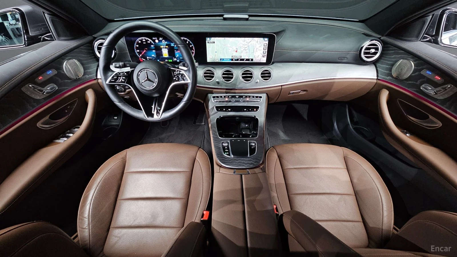 Mercedes-Benz E 350 4MATIC* HUD* КОЖА* ОБДУХВ* НАВИ* ПАНО, снимка 5 - Автомобили и джипове - 55479579