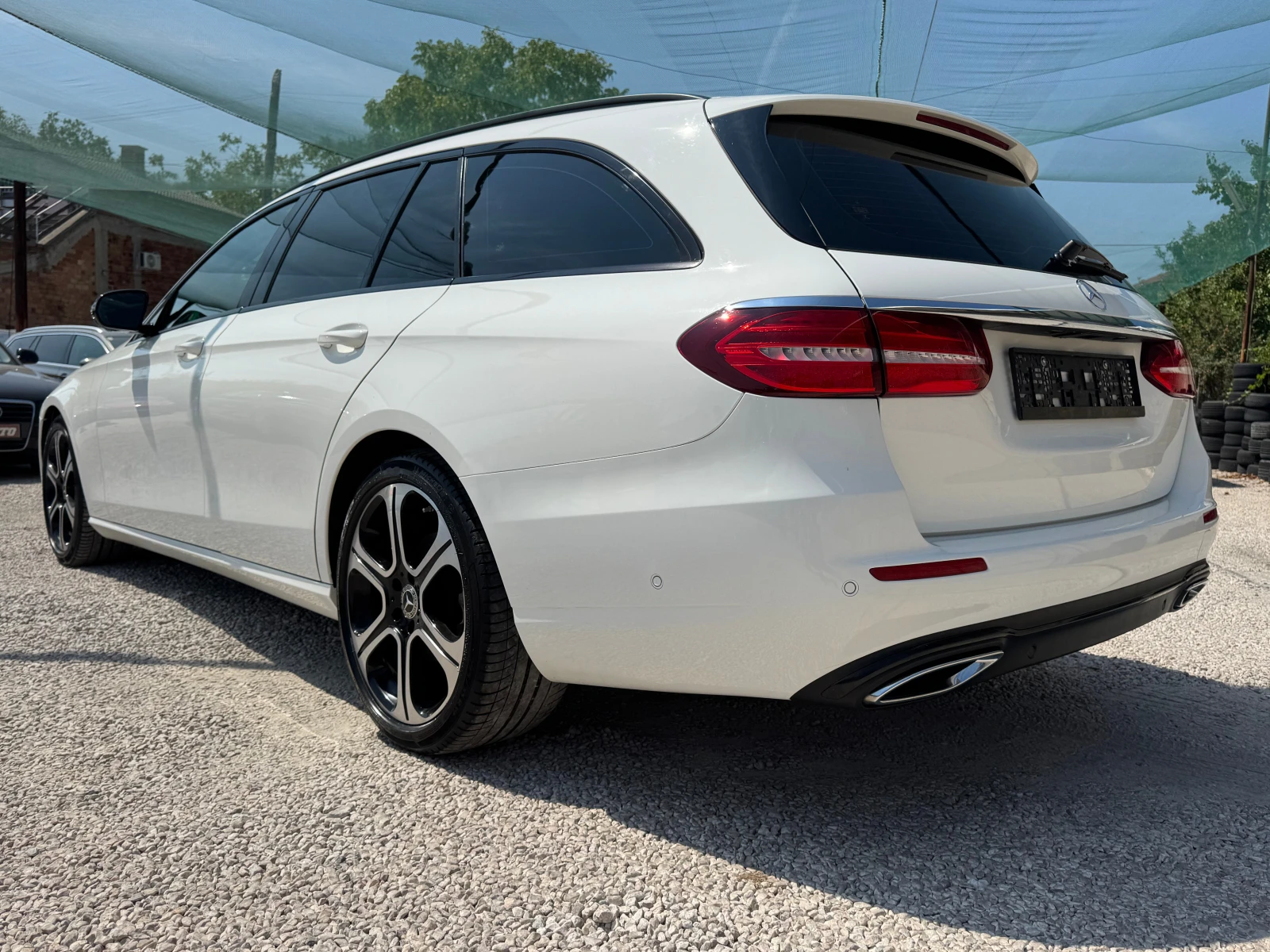 Mercedes-Benz E 220 ФУЛ ЕКСТРИ, снимка 6 - Автомобили и джипове - 55725179