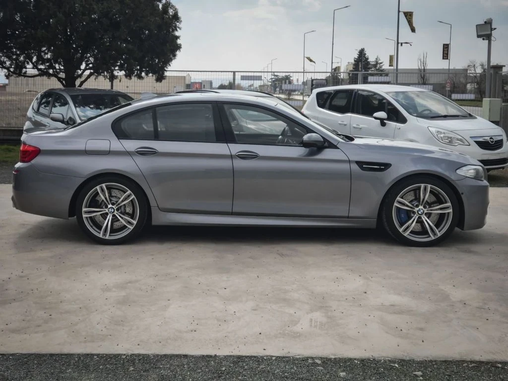 BMW M5 V8 4.4 B&O , снимка 3 - Автомобили и джипове - 55902360