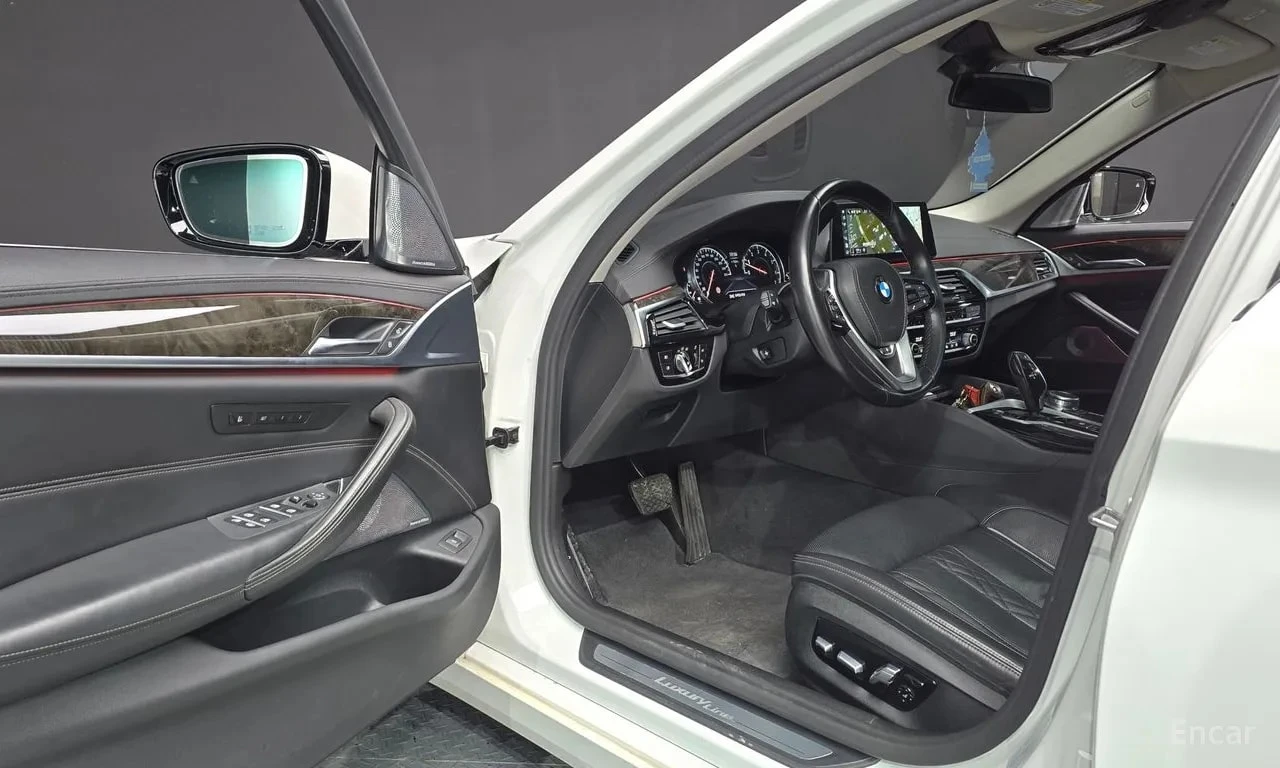 BMW 540 * 540i xDrive Luxury Plus * ЦЕНА ДО БГ, снимка 10 - Автомобили и джипове - 55939253
