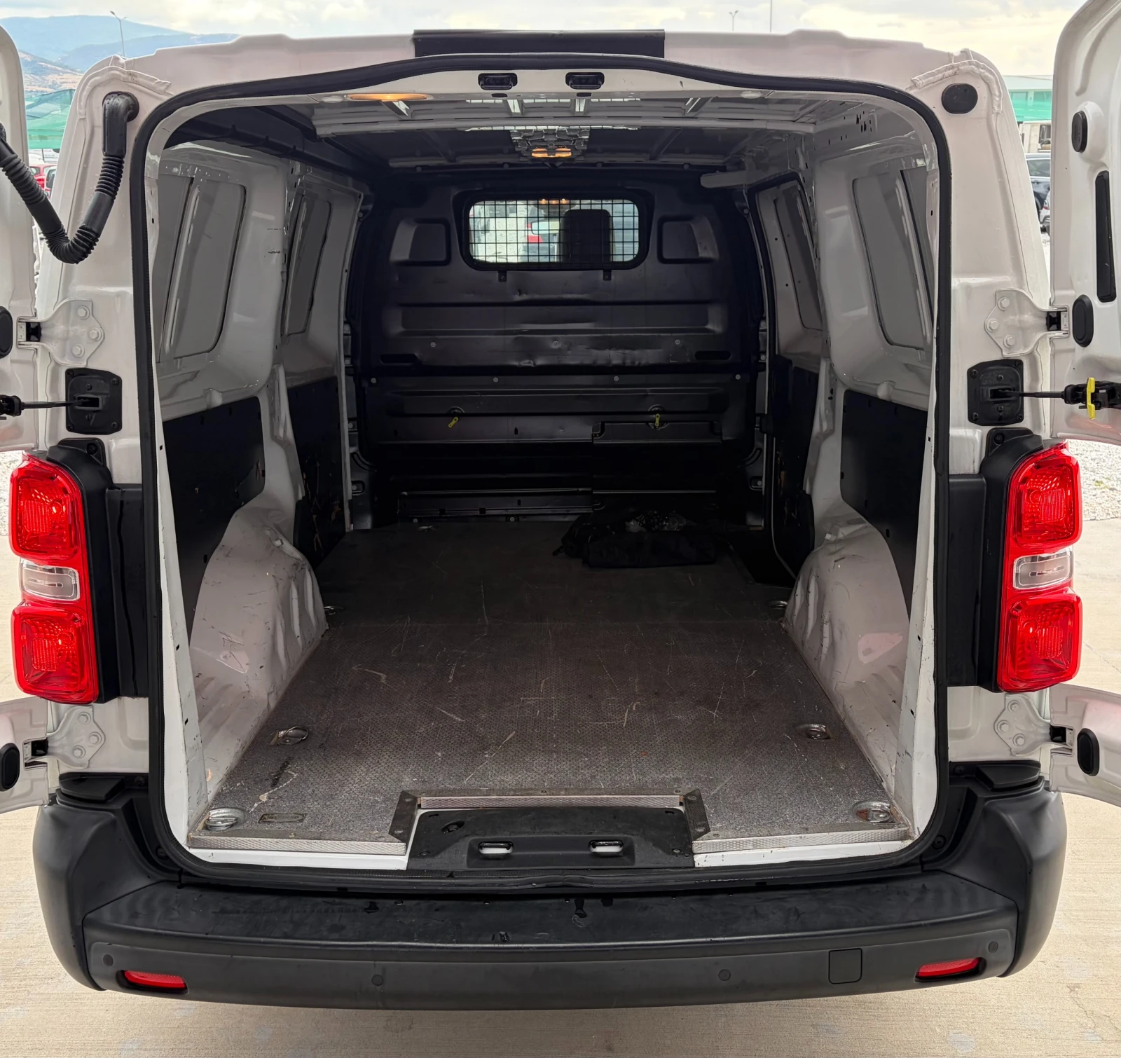 Toyota Proace City Verso 75kWh, снимка 9 - Автомобили и джипове - 56304211