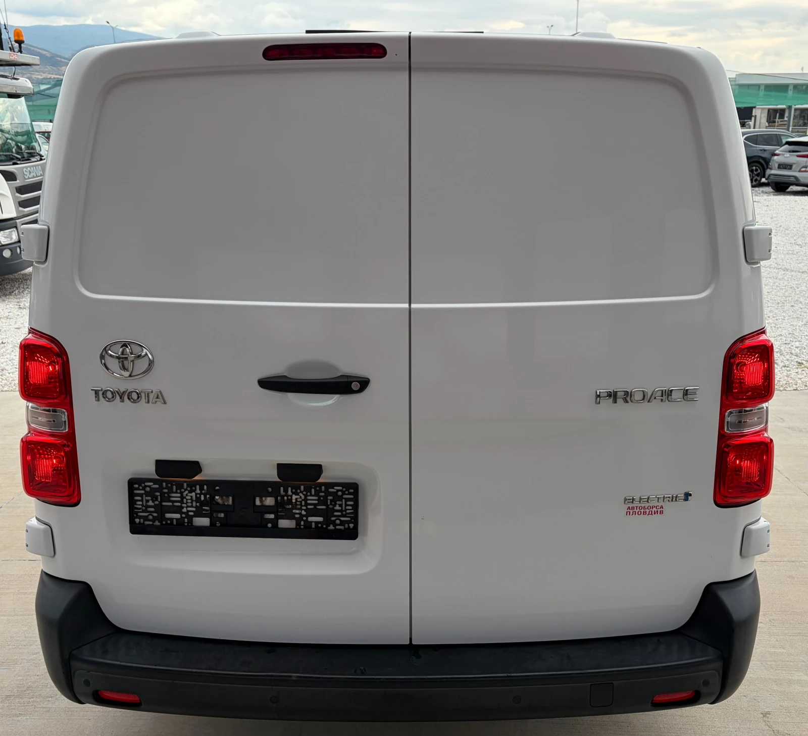 Toyota Proace City Verso 75kWh, снимка 5 - Автомобили и джипове - 56304211