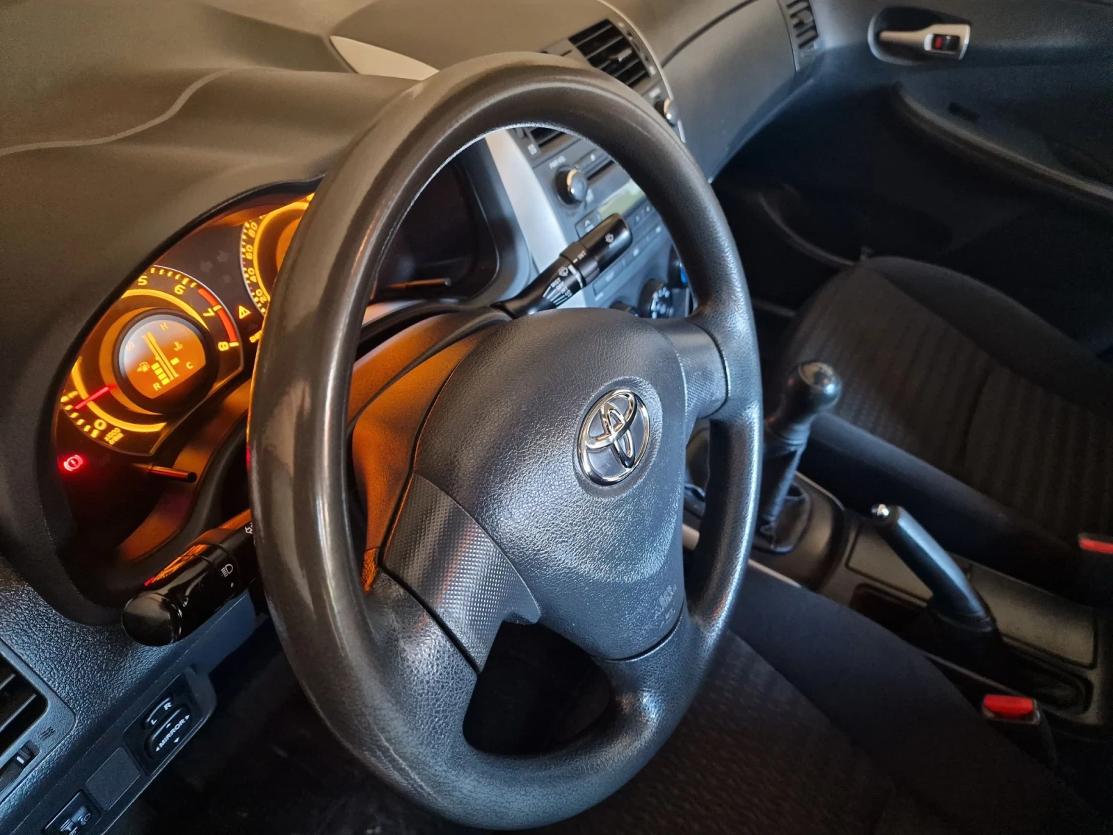 Toyota Corolla, снимка 11 - Автомобили и джипове - 56357416