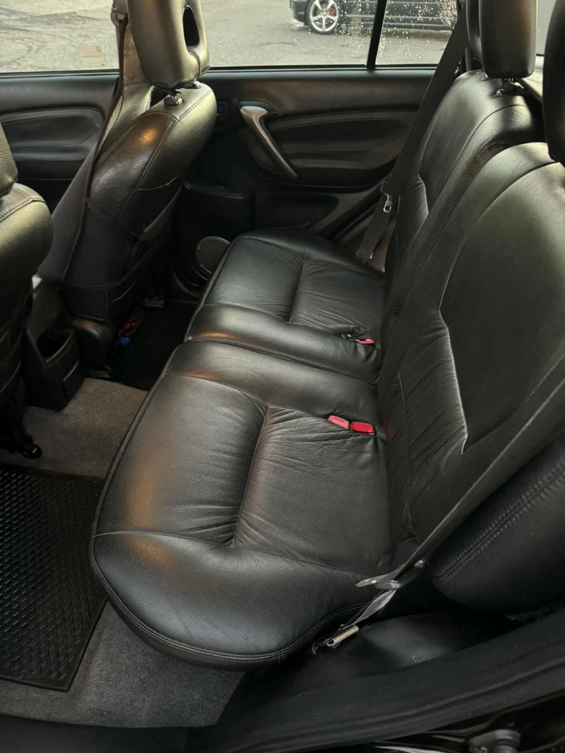 Toyota Rav4 2.0 VVTI, снимка 5 - Автомобили и джипове - 52385776