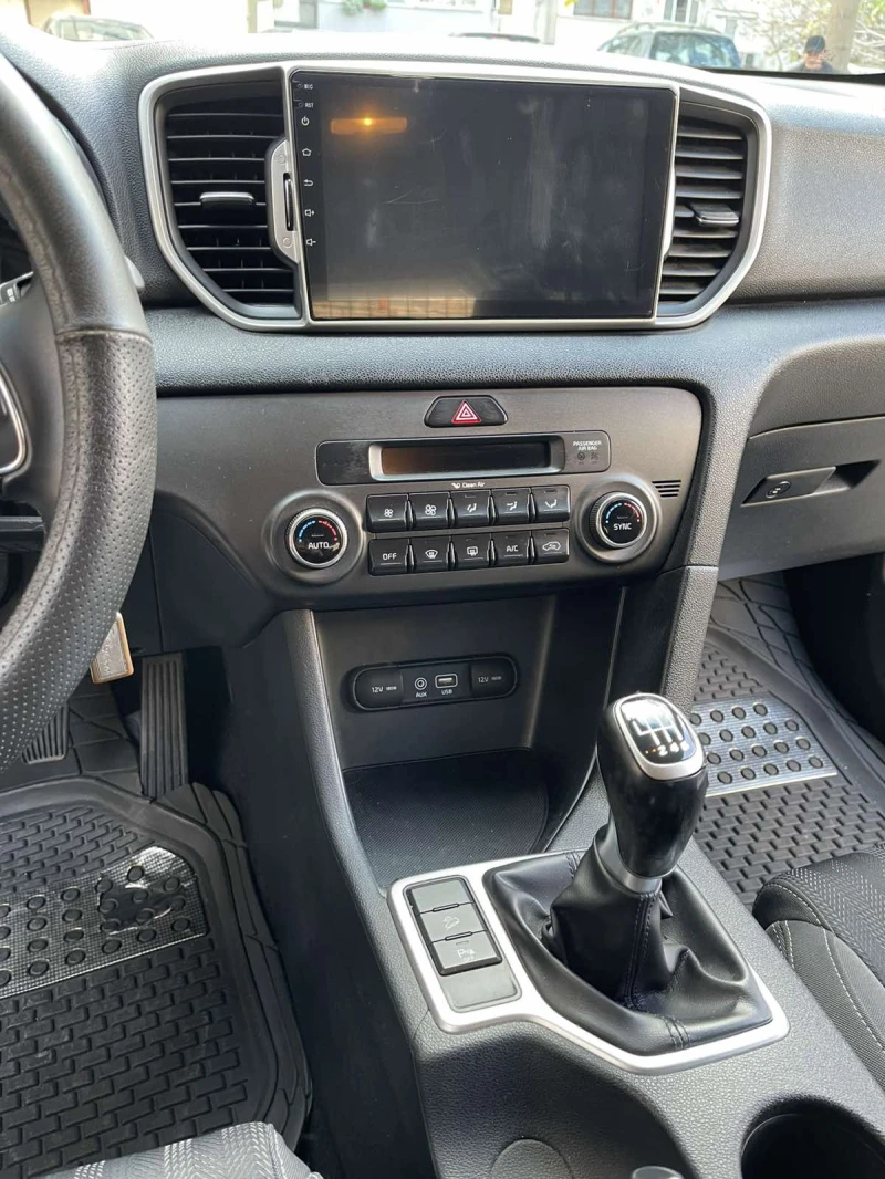Kia Sportage 1.6, снимка 8 - Автомобили и джипове - 53469559