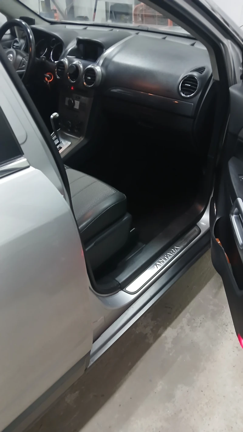 Opel Antara 2.0, снимка 14 - Автомобили и джипове - 52566326