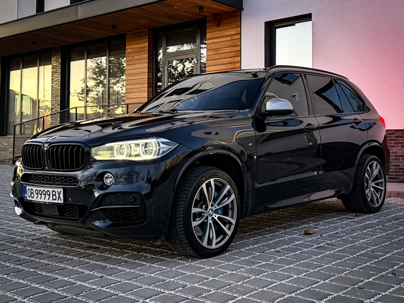 BMW X5 M50d/3xTV/CAM360/PANO/HUD/M Individual/ASSIST/FULL | Mobile.bg   3