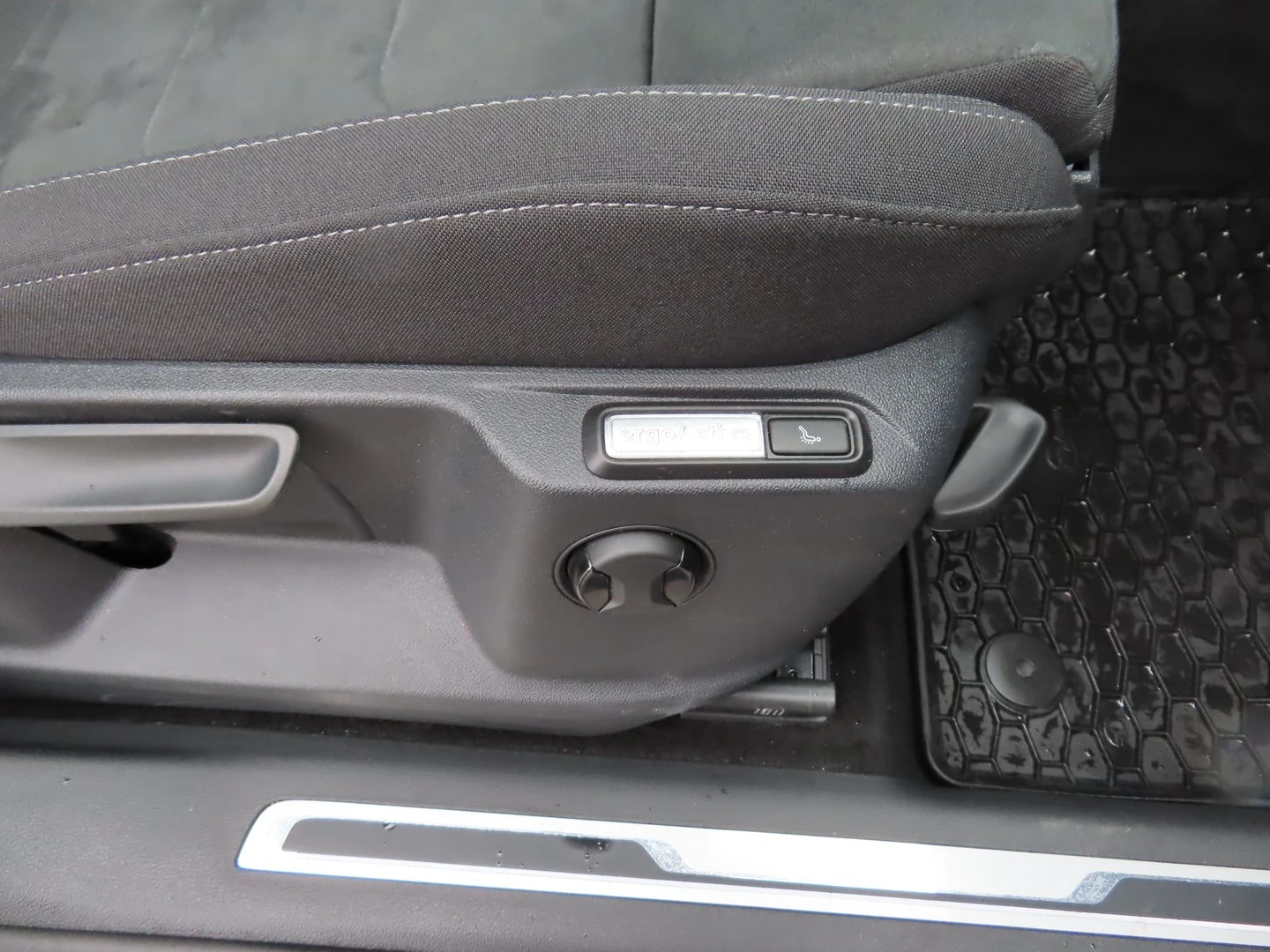 VW Tiguan Elegance 2.0 TDI SCR 4MOTION DSG | Mobile.bg � ����������� 14