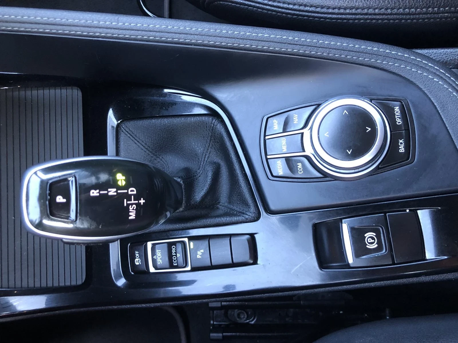 BMW X1 Sdrive18d::Xline;:Plus;:Фейстлифт:::КОЖА;:, снимка 14 - Автомобили и джипове - 53759747