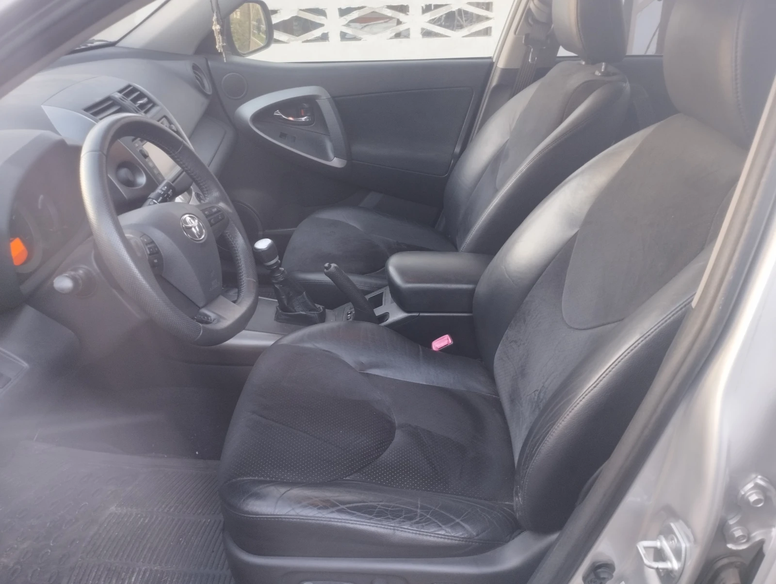 Toyota Rav4 4x2, снимка 7 - Автомобили и джипове - 53944753