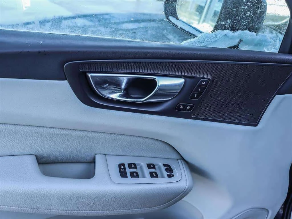 Volvo XC60 * Momentum * CARFAX * ���� �� �� | Mobile.bg � ����������� 10