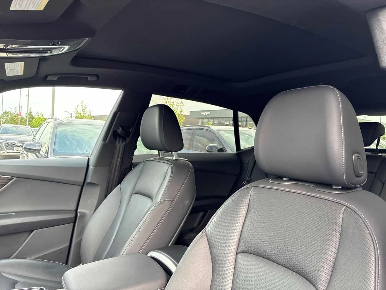 Audi Q8 Progressiv  CARFAX, снимка 12 - Автомобили и джипове - 54812185