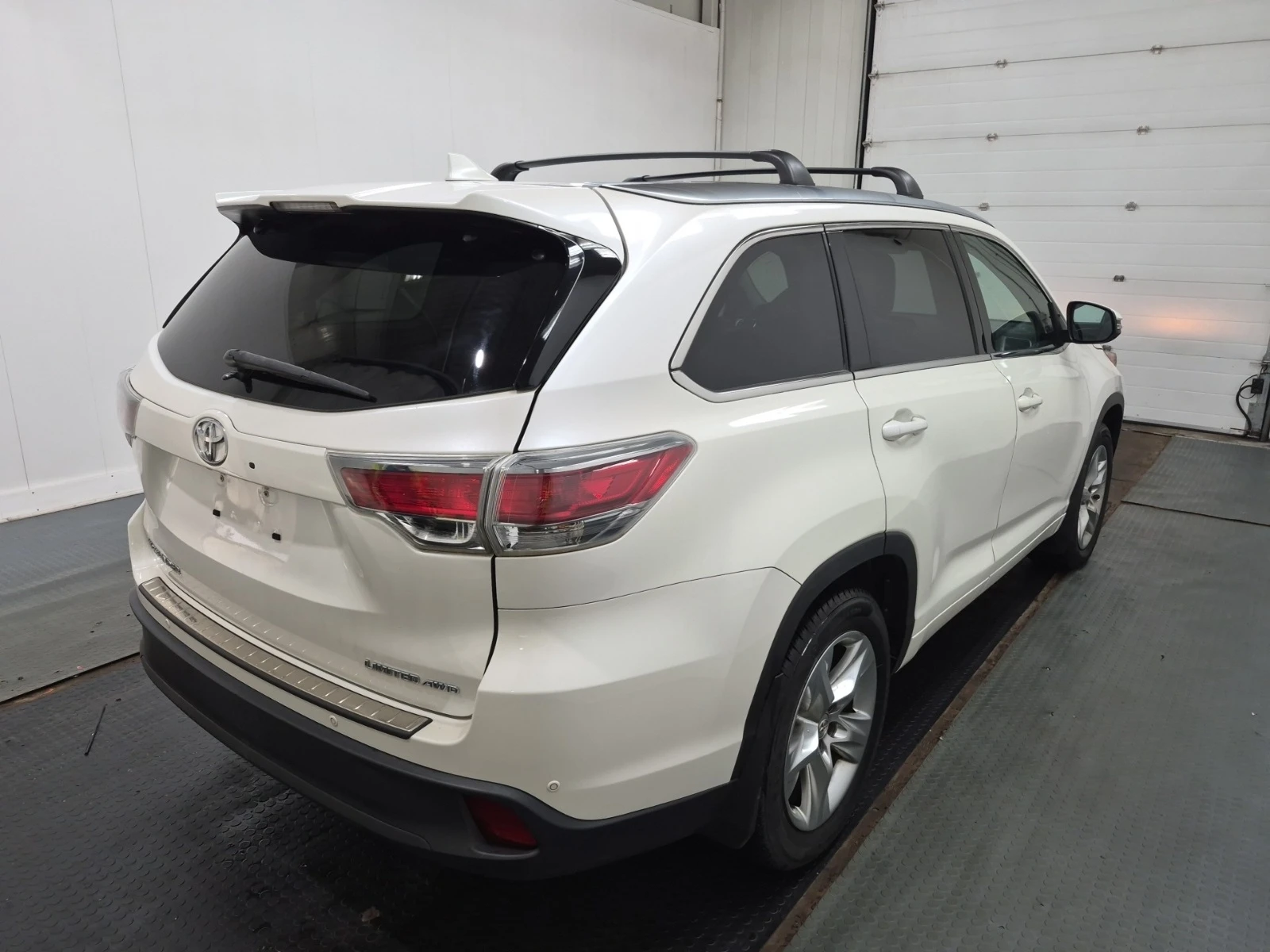 Toyota Highlander LIMITED * 7 МЕСТА * СТАВА НА ГАЗ * AWD * , снимка 3 - Автомобили и джипове - 54840875