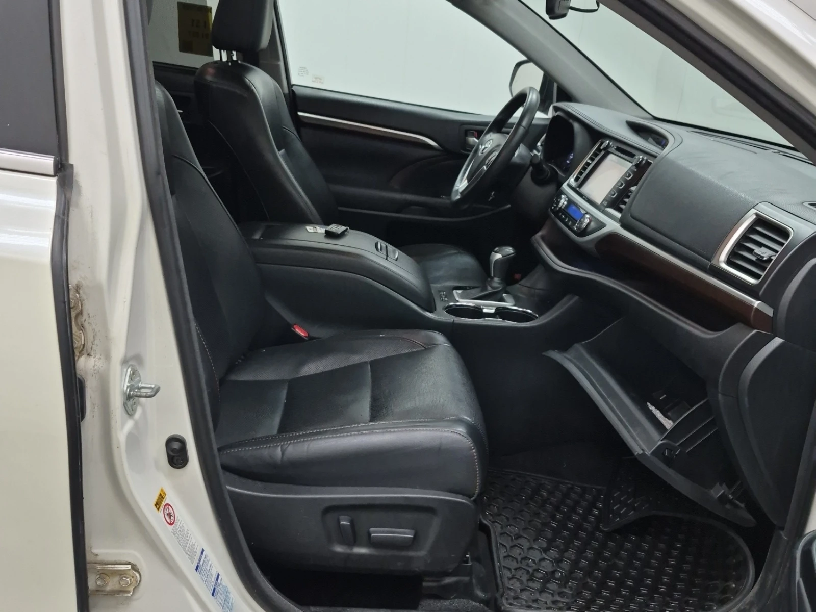 Toyota Highlander LIMITED * 7 МЕСТА * СТАВА НА ГАЗ * AWD * , снимка 9 - Автомобили и джипове - 54840875