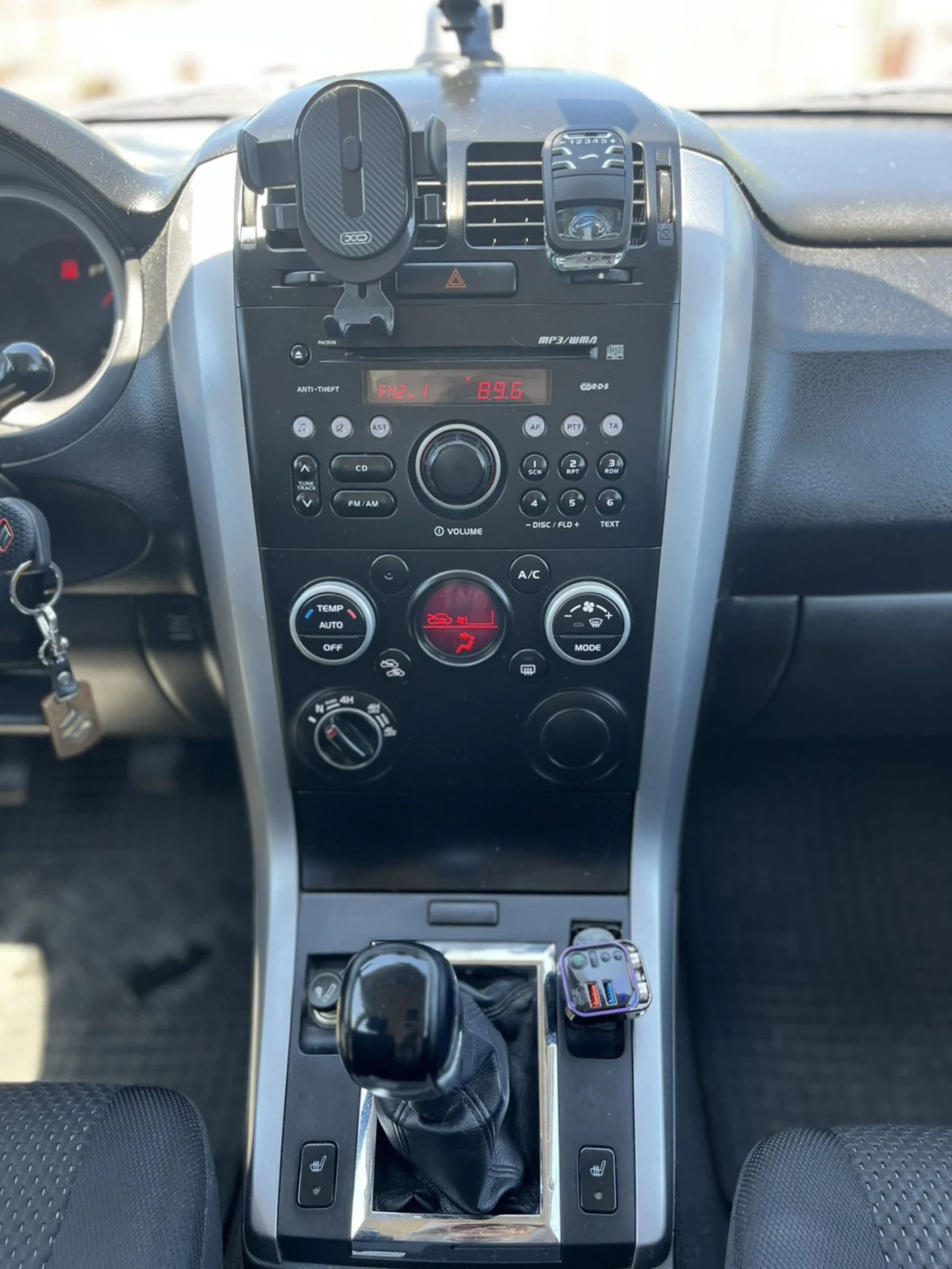 Suzuki Grand vitara 2.0, снимка 5 - Автомобили и джипове - 55239701