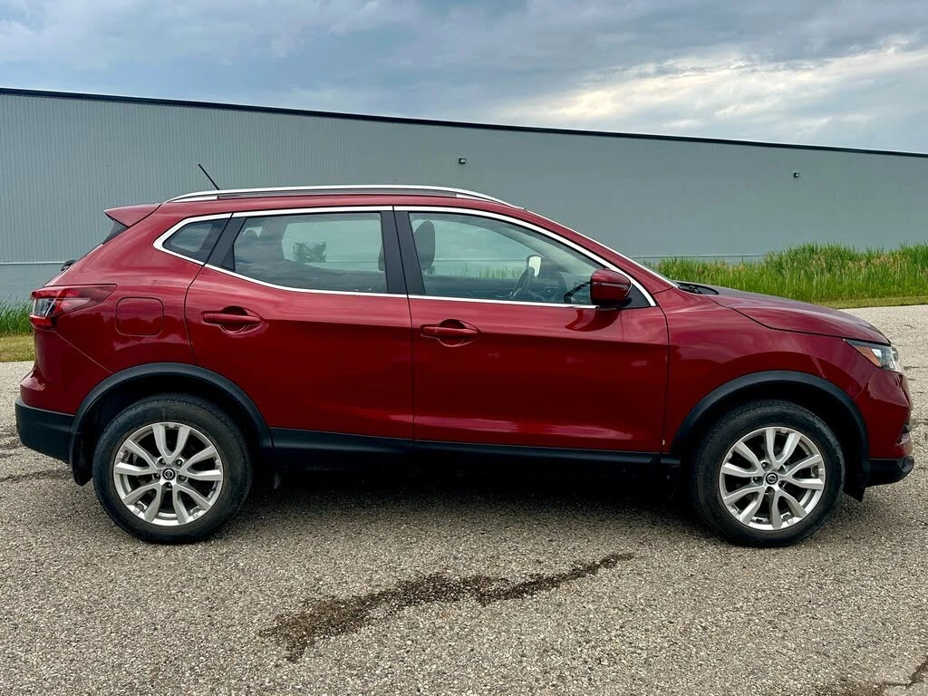 Nissan Qashqai SV* ПОДГРЕВ* КАМЕРА* М.ТОЧКА* KEYLESS* , снимка 4 - Автомобили и джипове - 55433318