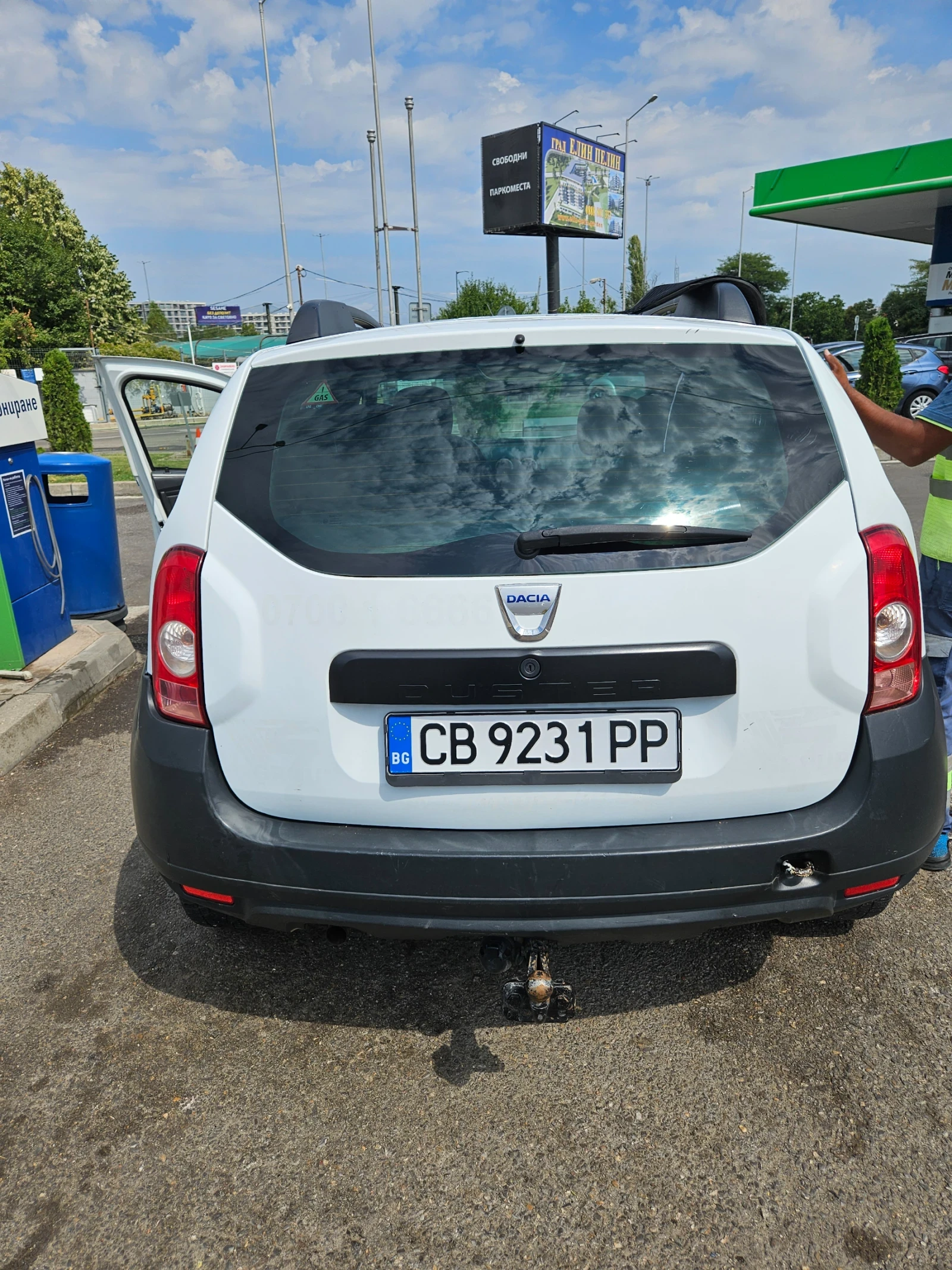 Dacia Duster 1.6i 4x4, снимка 6 - Автомобили и джипове - 55651500