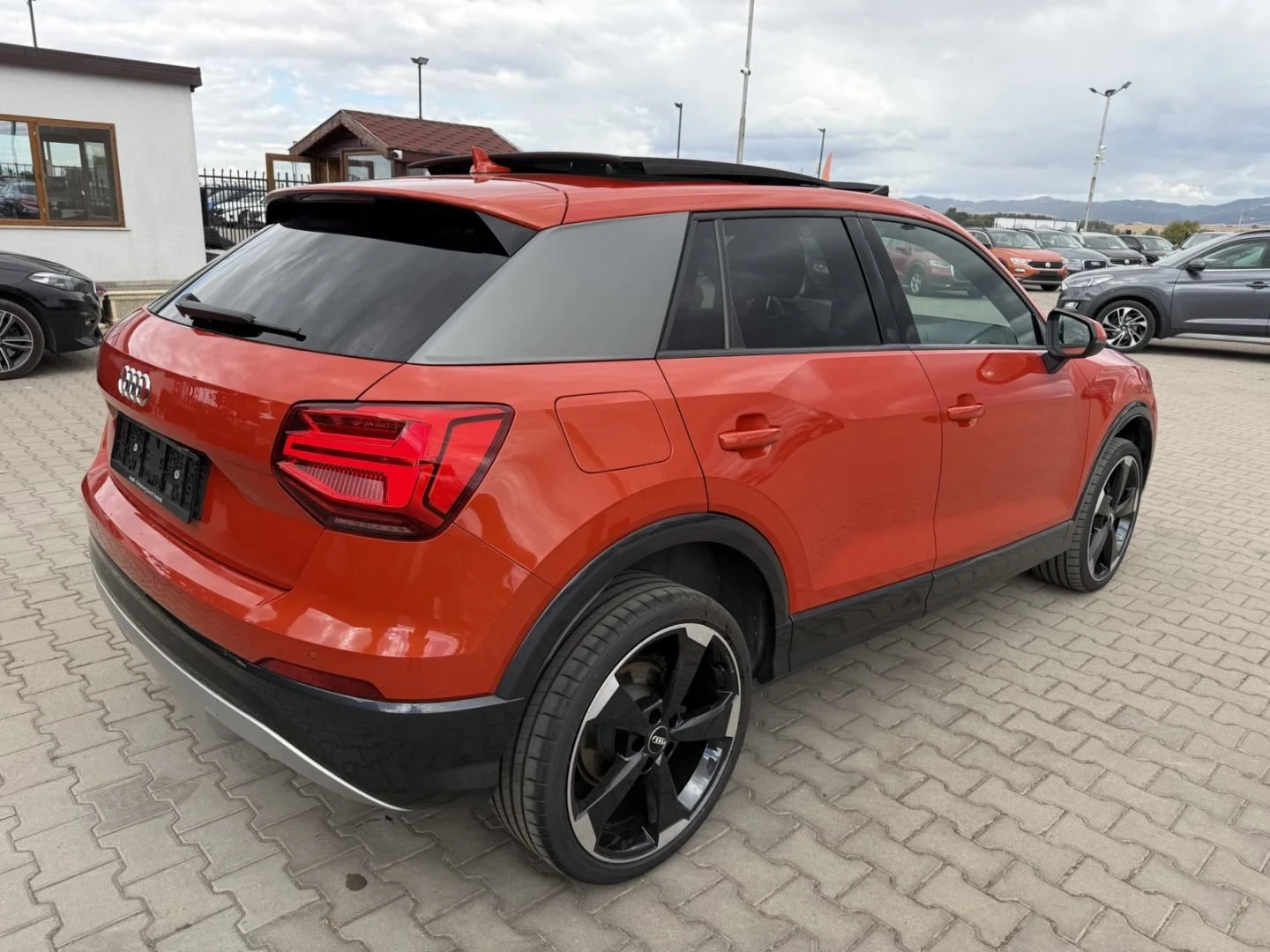 Audi Q2 2.0TDI/190КС/4Х4/FULL/ОЧАКВАН ВНОС, снимка 5 - Автомобили и джипове - 56219709