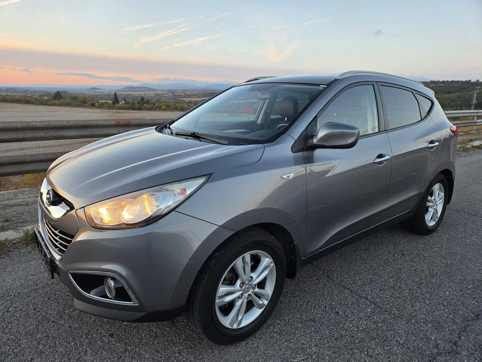 Hyundai IX35 бензин автоматик 56000км