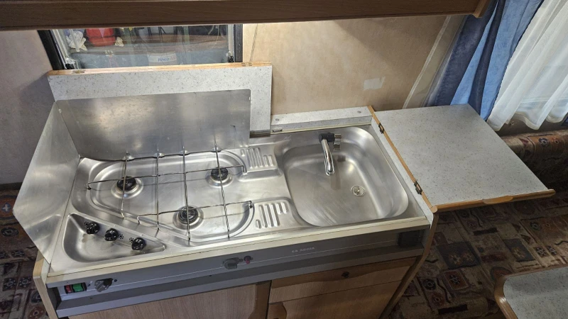 Каравана Adria UNICA 5001DD Топ цена!, снимка 9 - Каравани и кемпери - 50341691