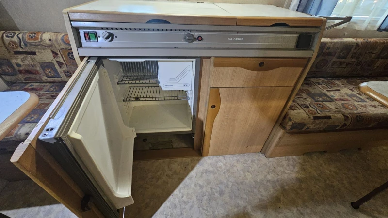 Каравана Adria UNICA 5001DD Топ цена!, снимка 7 - Каравани и кемпери - 50341691