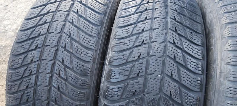 Гуми Зимни 225/55R18, снимка 2 - Гуми и джанти - 31148447