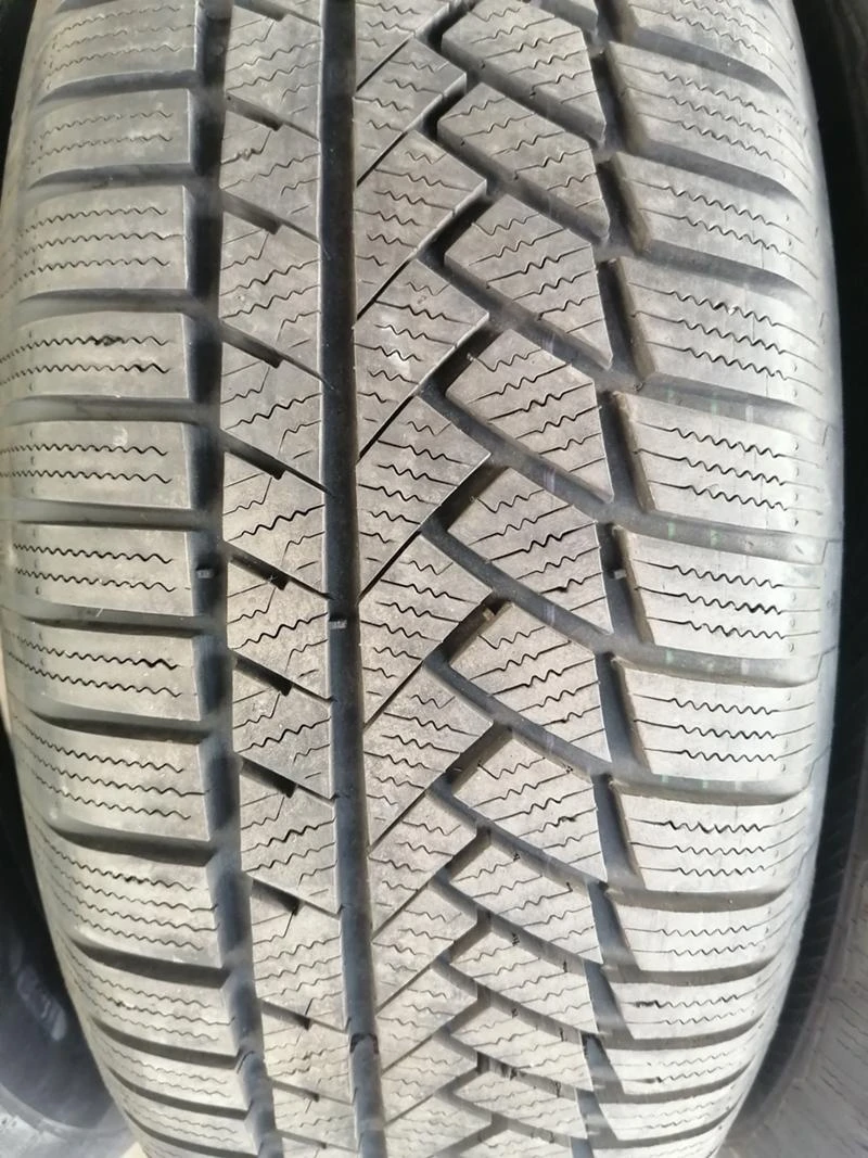 Гуми Зимни 235/65R17, снимка 5 - Гуми и джанти - 32079401