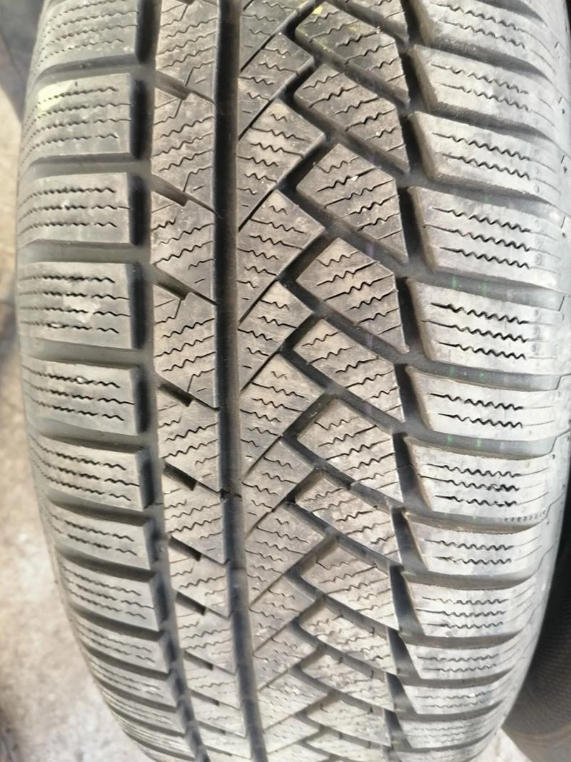 Гуми Зимни 235/65R17, снимка 6 - Гуми и джанти - 32079401