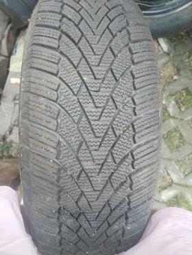 Гуми Зимни 215/65R15, снимка 4 - Гуми и джанти - 47245917