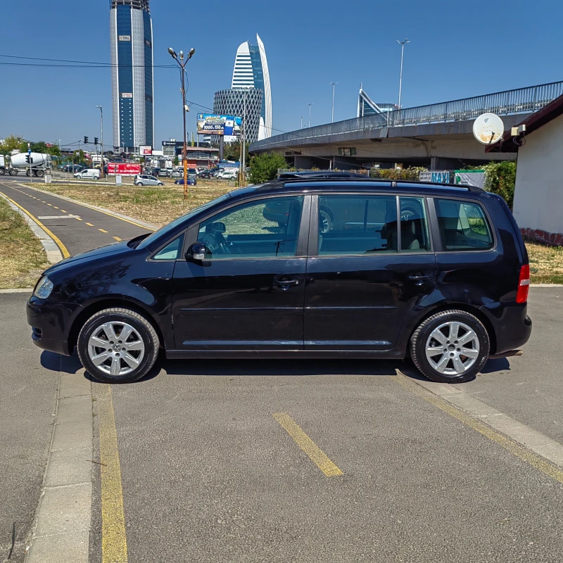 VW Touran 2.0i БЕНЗИН/МЕТАН, снимка 8 - Автомобили и джипове - 46895486