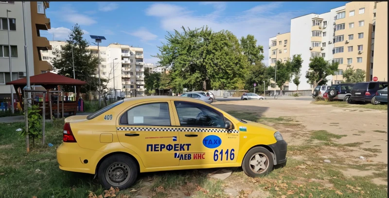 Chevrolet Aveo бензин-газ, снимка 4 - Автомобили и джипове - 48641516