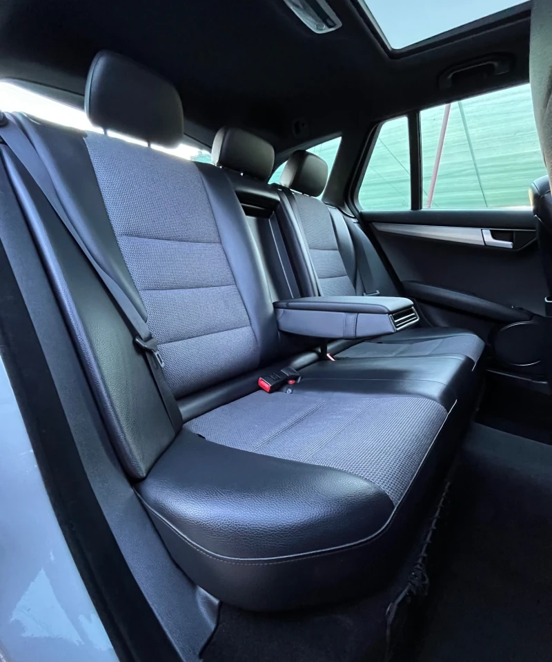 Mercedes-Benz C 300 4-MATIC* FULL AMG* PANO* LED* СОБСТВЕН ЛИЗИНГ, снимка 9 - Автомобили и джипове - 51646501