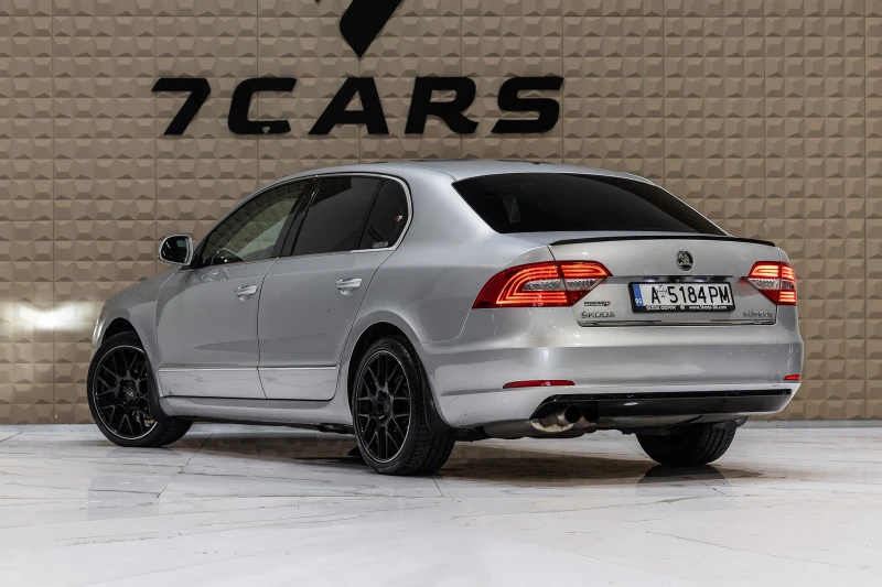 Skoda Superb 320кс* 4х4* СЕРВИЗНА ИСТОРИЯ* , снимка 6 - Автомобили и джипове - 51679064