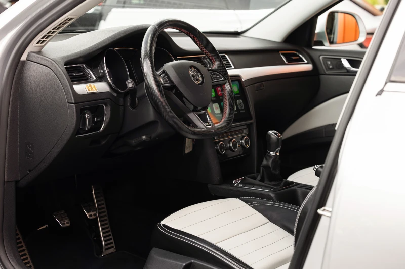 Skoda Superb 320кс* 4х4* СЕРВИЗНА ИСТОРИЯ* , снимка 7 - Автомобили и джипове - 51679064