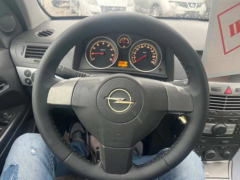 Opel Astra 1.4, снимка 12 - Автомобили и джипове - 51954411