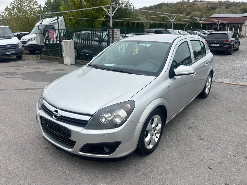 Opel Astra 1.4, снимка 8 - Автомобили и джипове - 51954411