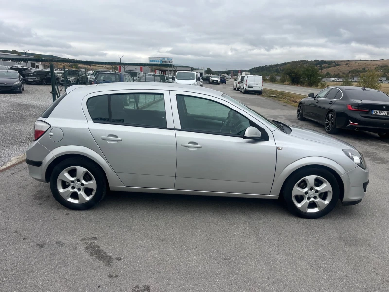 Opel Astra 1.4, снимка 3 - Автомобили и джипове - 51954411