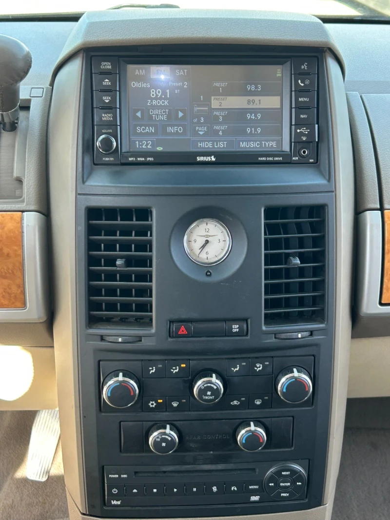 Chrysler Town and Country 3.8i-200ps-7места, снимка 16 - Автомобили и джипове - 52402590