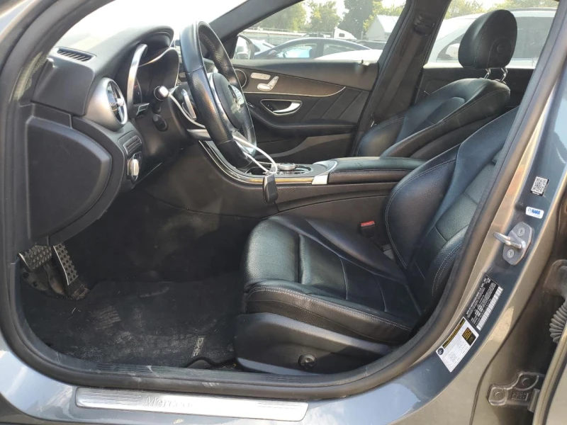 Mercedes-Benz C 300 4MATIC KEYLESS-GO/AMG-PACK/CarPlay/PODGREV/NAVI, снимка 7 - Автомобили и джипове - 52956472