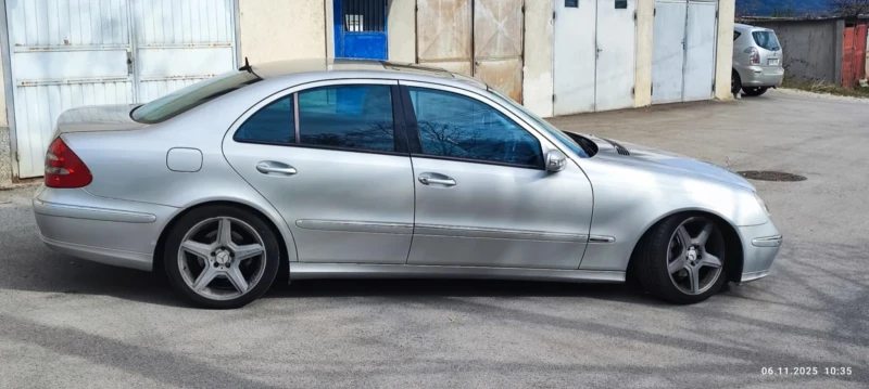 Mercedes-Benz E 320, снимка 9 - Автомобили и джипове - 52958477