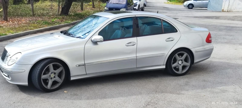 Mercedes-Benz E 320, снимка 2 - Автомобили и джипове - 52958477
