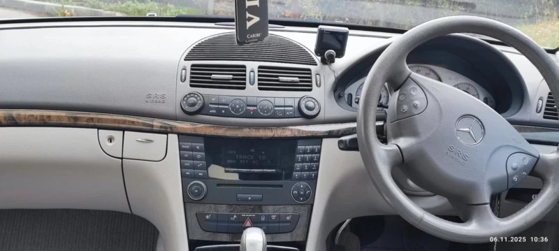Mercedes-Benz E 320, снимка 6 - Автомобили и джипове - 52958477