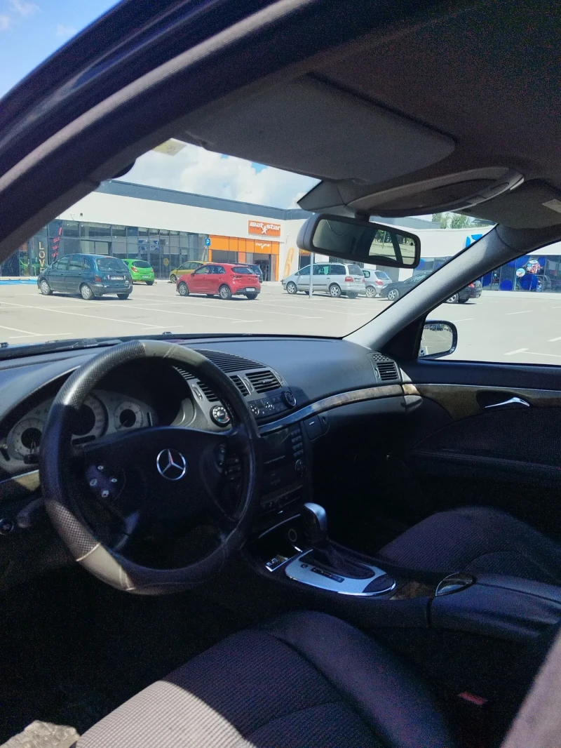 Mercedes-Benz E 320, снимка 6 - Автомобили и джипове - 53058614